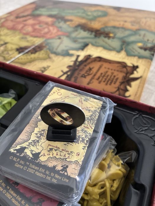 Lord of the Rings Risk Board Game (2002)