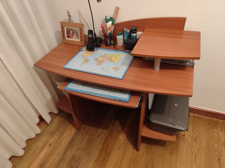 Secretaria castanha