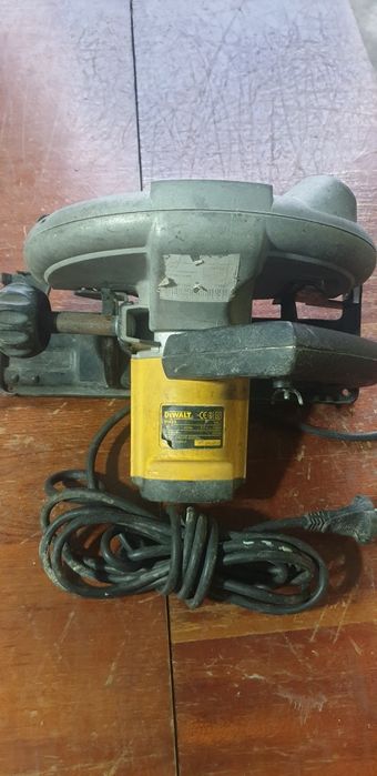 Продам циркулярную пилу"Dewalt"DW62,made in England,1150 watt