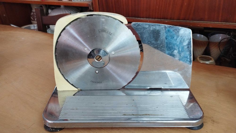 Fiambreiras manuais antigas