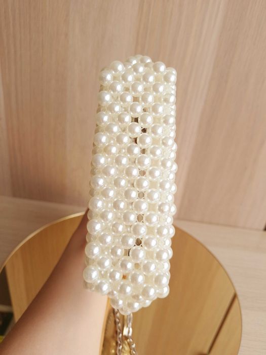 Torebka Kremowa Srebrna Perłowa Perły Z Uchytem Do Ręki Na Ramię