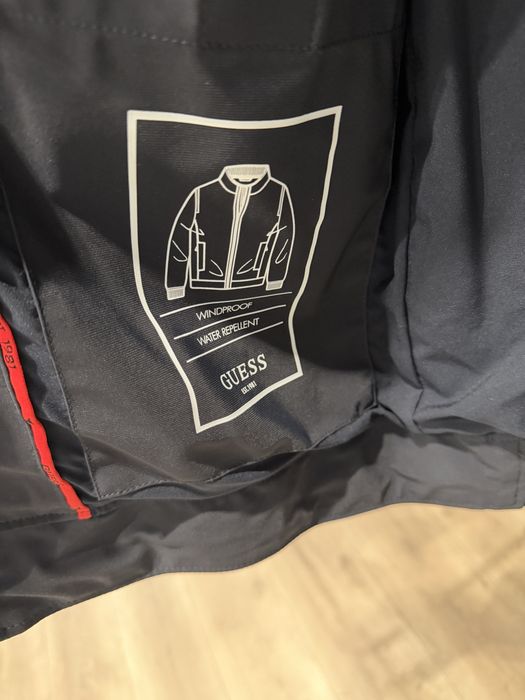 Ветровка Guess, розмір s
