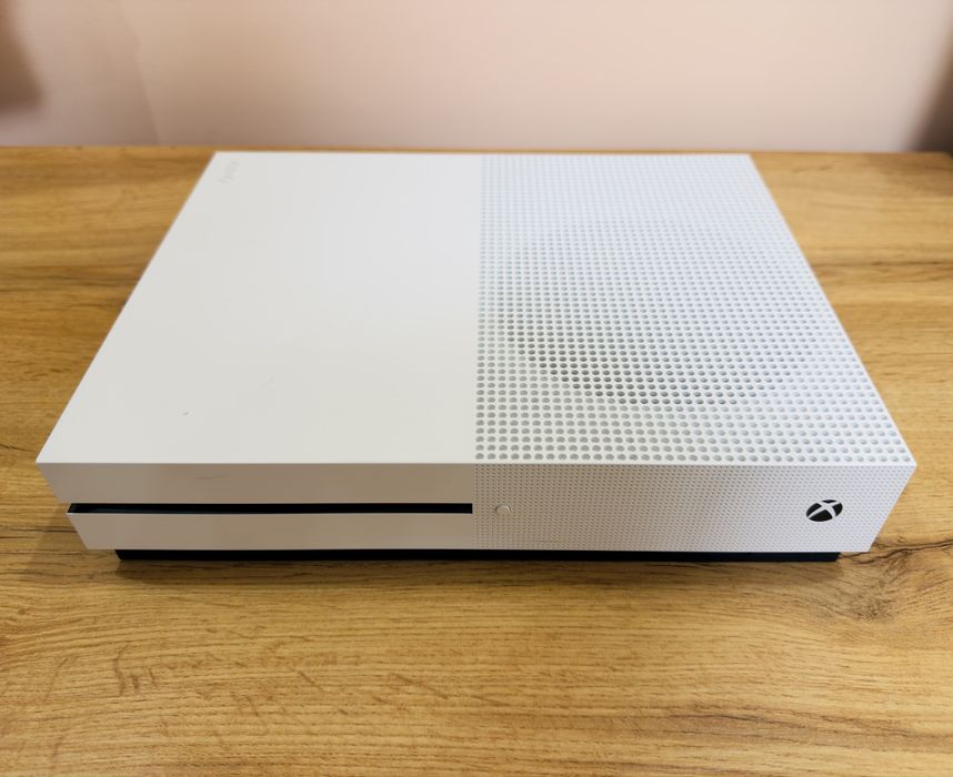 Продаю XBox one S 512gb