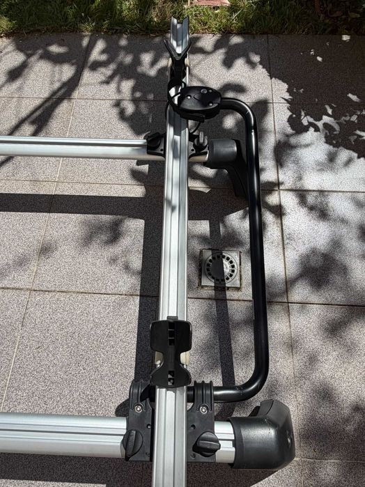Barras de tejadilho originais Mercedes Classe A com suporte de bicicletas