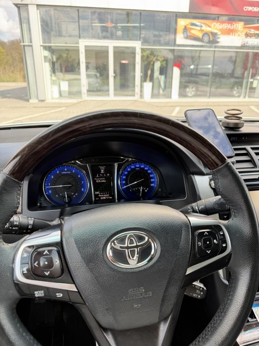 Toyota camry 55 2015