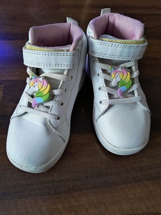 Buty, adidasy jesień motyw jednorożca