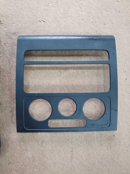 Panel konsola ramka kratka Vw Touran 04 rok kpl