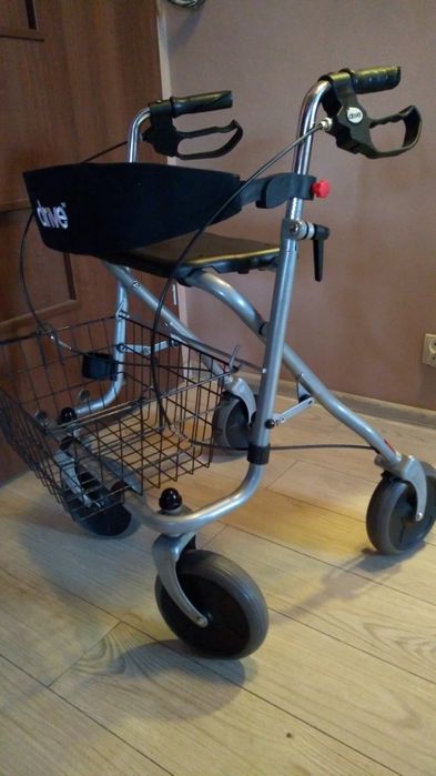 Blkonik,Chodzik drive dla osoby starszej na kółkach z siedziskiem i ha