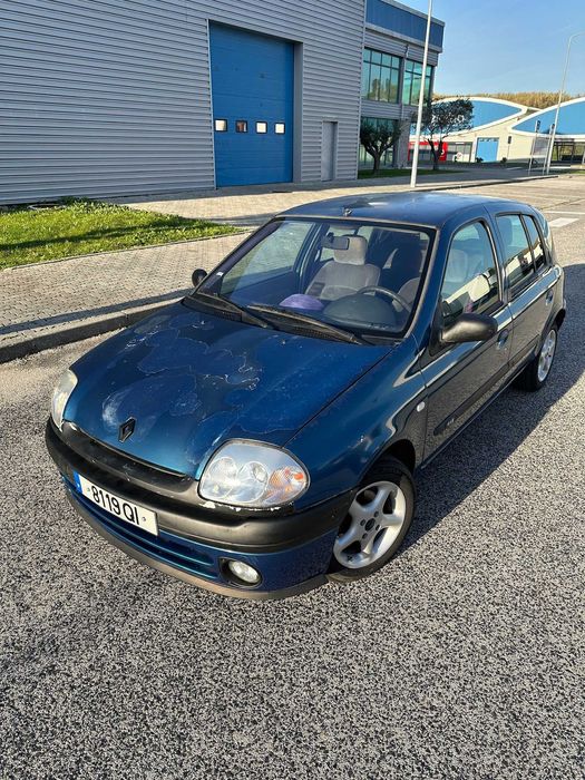 Renault Clio 1.2 RXE ano 2000