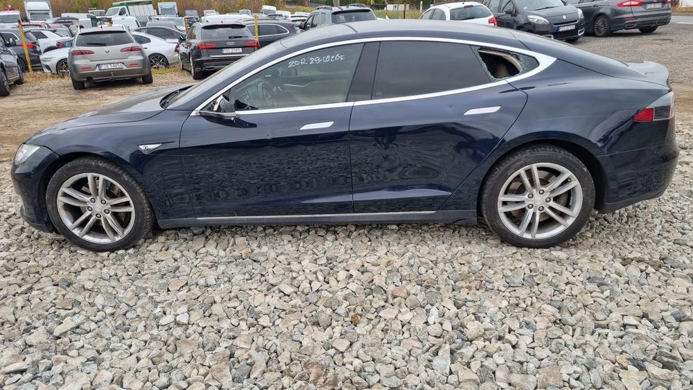Tesla Model S S75