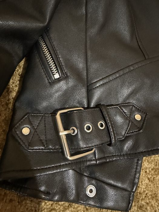 Продам  чорну косуху