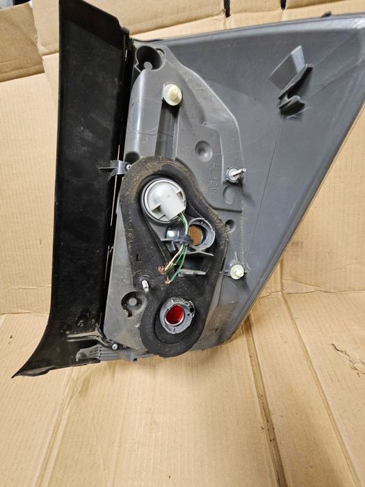 Toyota Prius 09- lampa tylna Europa oryginał lewa