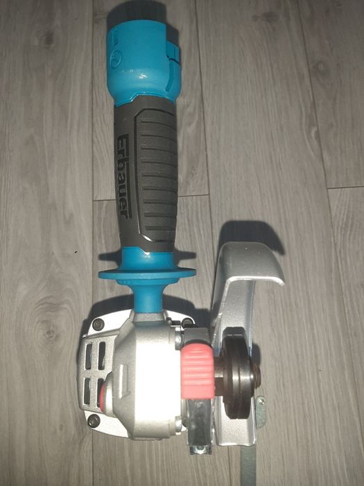 Akumulatorowa szlifierka kątowa Erbauer EAG18-Li 18V EXT