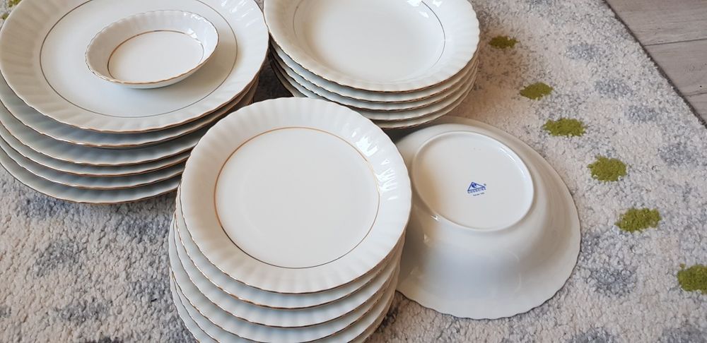 Serwis Chodzież obiadowy 19 elementów