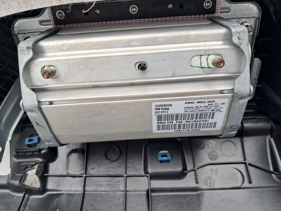 Deska rozdzielcza bmw e90 z poduszka