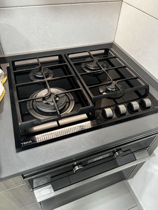 Placa a Gás TEKA em Vidro – Funciona Perfeitamente (isqueiro avariado)