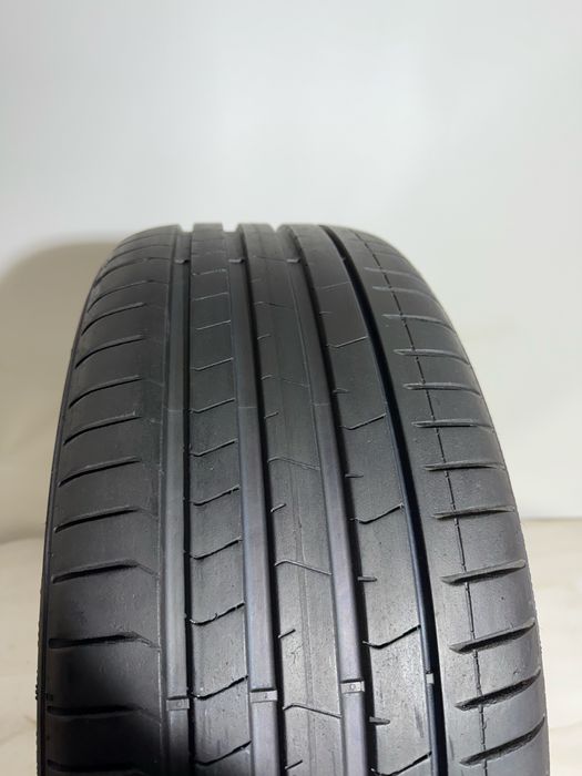 Opona Pirelli P-Zero 245 35 r20  2022