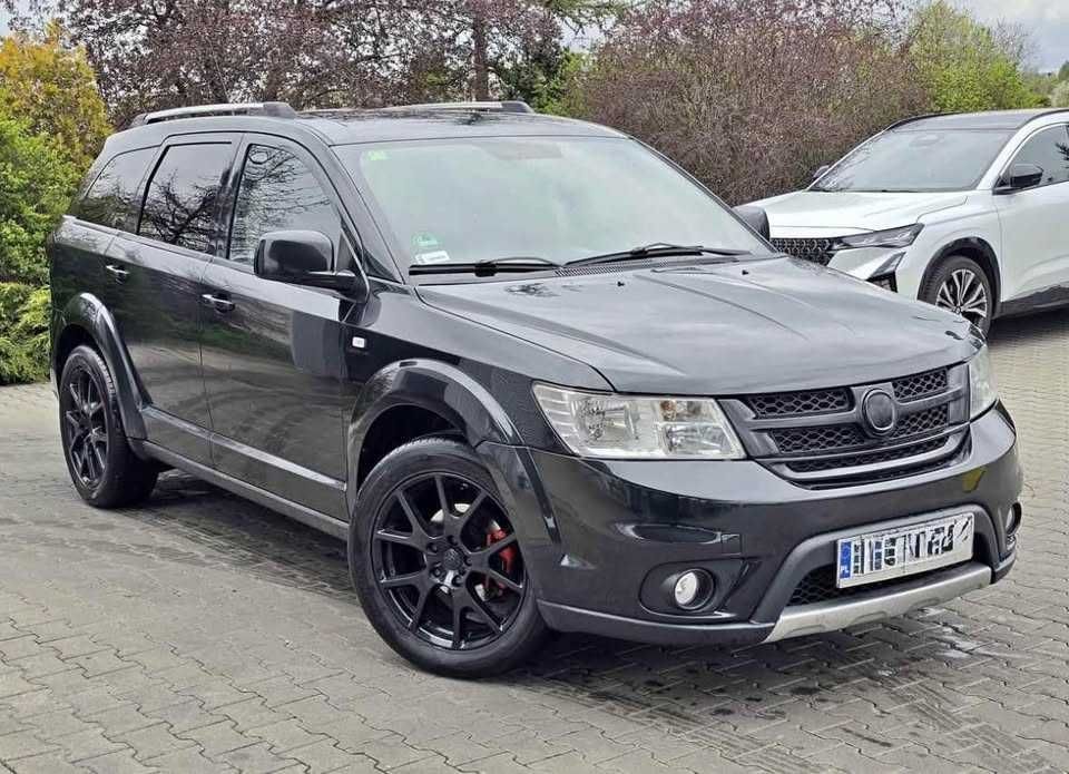 Fiat Freemont *Bogate wyposażenie, książka serwisowa, 7 osobowy, 4x4, 2 komplety kół aluminiowych 19 i 17 cali*