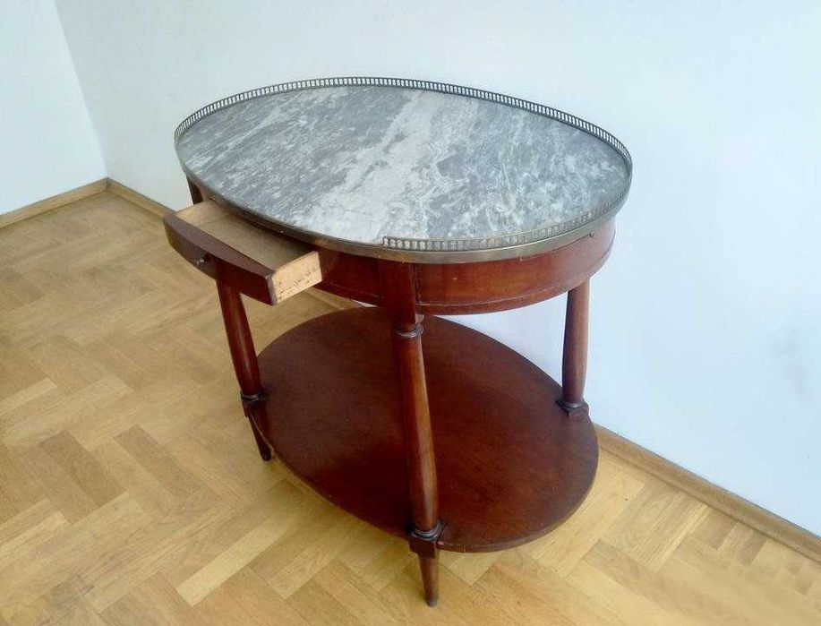 Sprzedam stół Ludwik XVI typu bouillotte