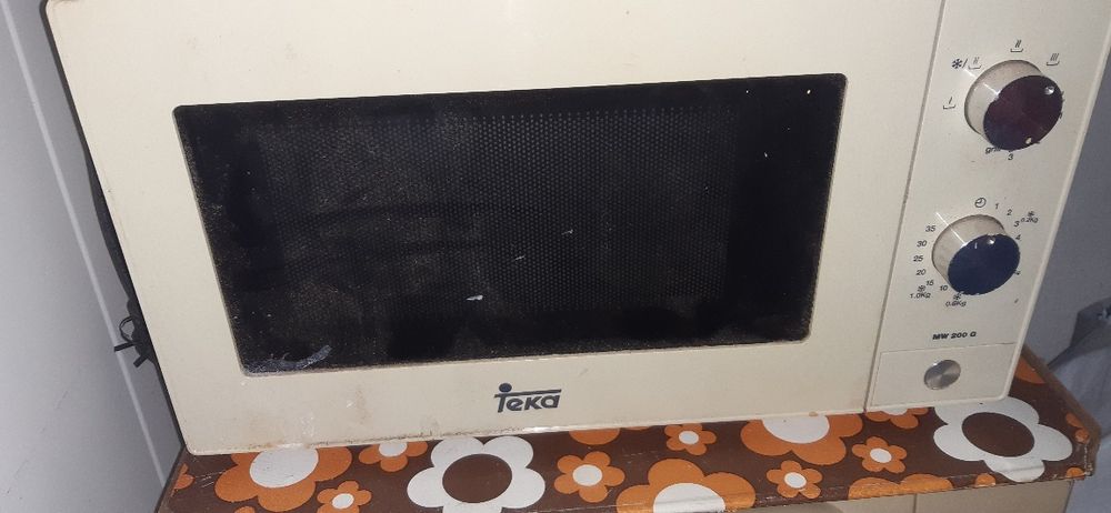 Microondas com grill teka