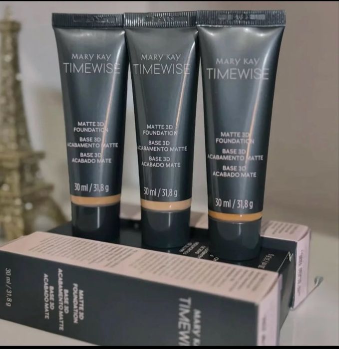 Mary Kay Matujący lub rozświetlający podkład Mary Kay  Mam różne kolory