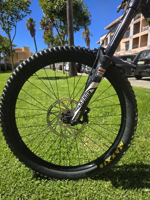 Specialized S-Works Demo FSR — Downhill Full Carbon, suspensão nova