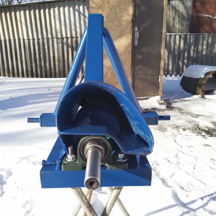 Шнековий подрібнювачгілок, гілкоруб, веткоізмельчітель.