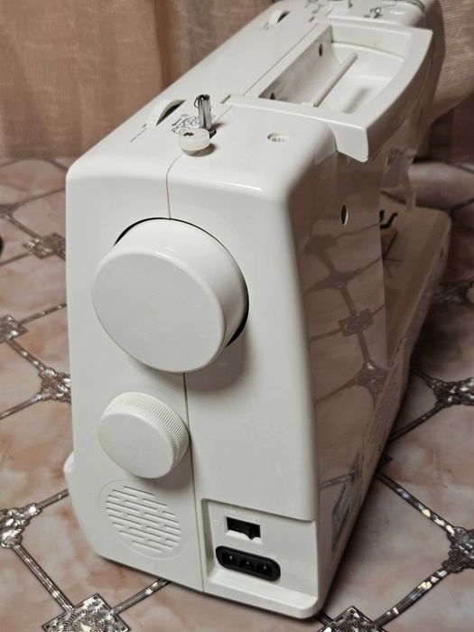 Швейна машинка Minerva Next 141D