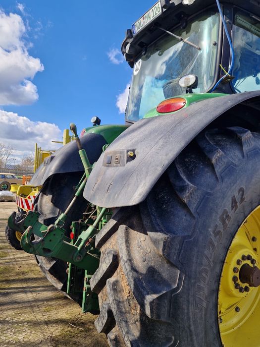 Ciagnik rolniczy John Deere 8295R