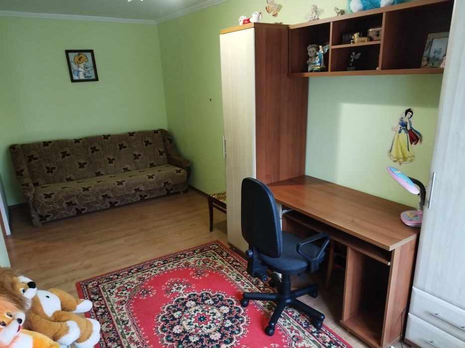 Здам 3 кімнатну квартиру поруч клініка Казявкіна.Моюна на довгий термі