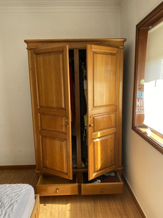 Móveis de Quarto em Madeira