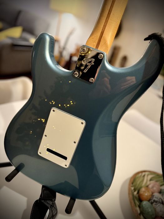 Fender Stratocaster Player c/ Upgrades & Gigbag Boss