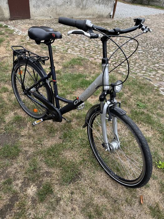 Sprzedam rower damkę aluminiowy na kołach 26” z biegami