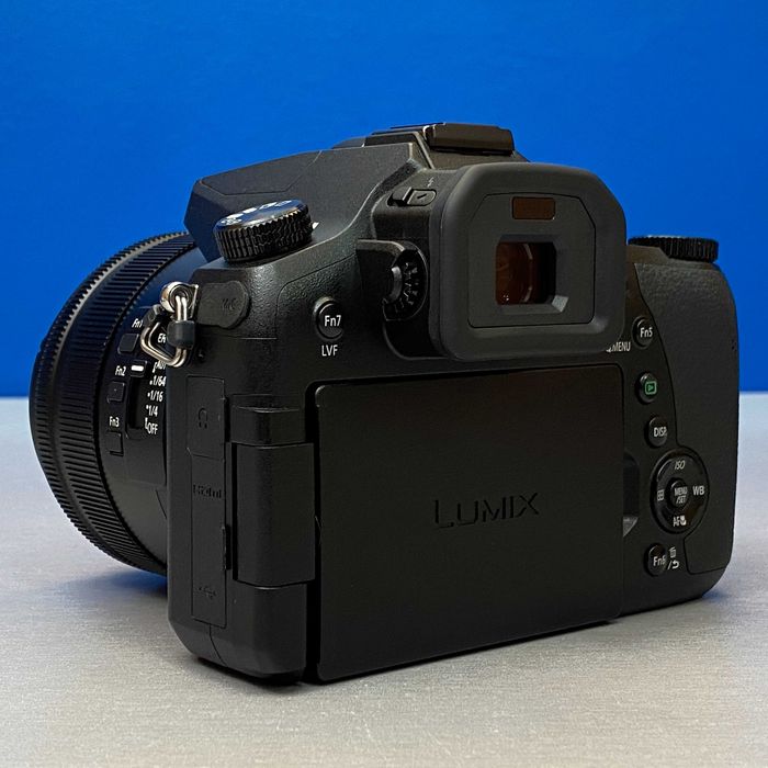 Panasonic Lumix DMC-FZ2000 | 20.1MP