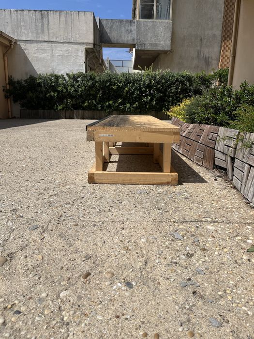 Skate grind - slide ledge / curb / box