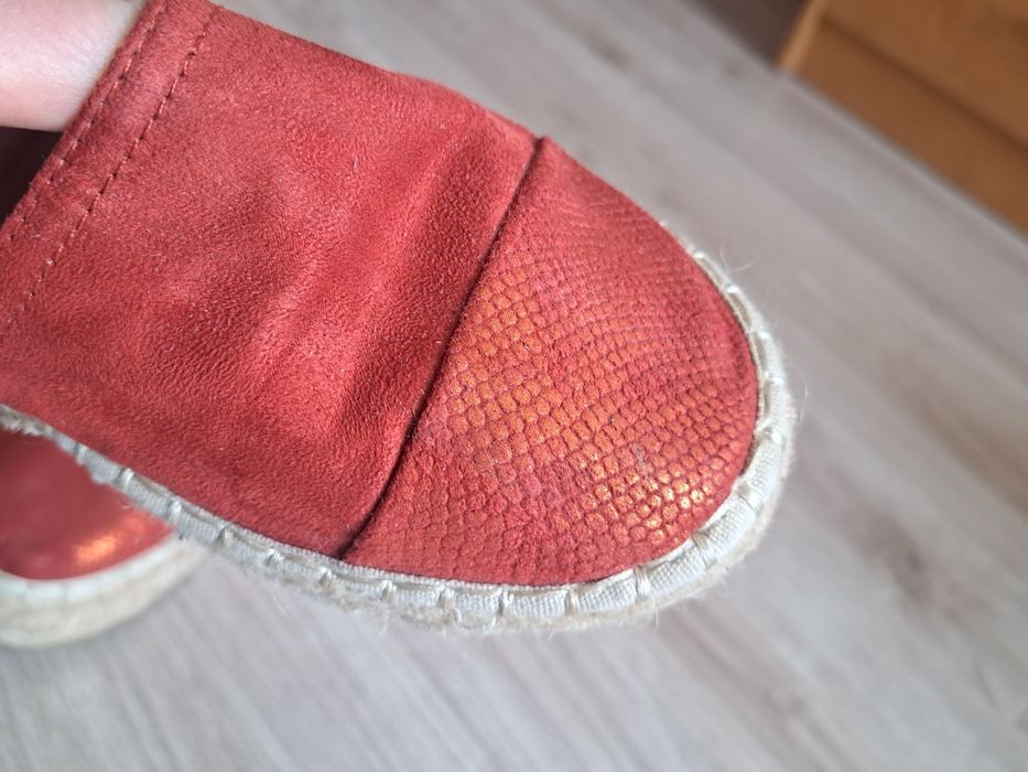 Czerwone espadryle