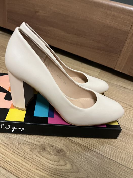 Туфлі 38 розміру