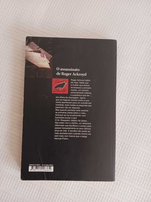 Livro O assassinato de Roger Ackroyd nº1, de Agatha Christie