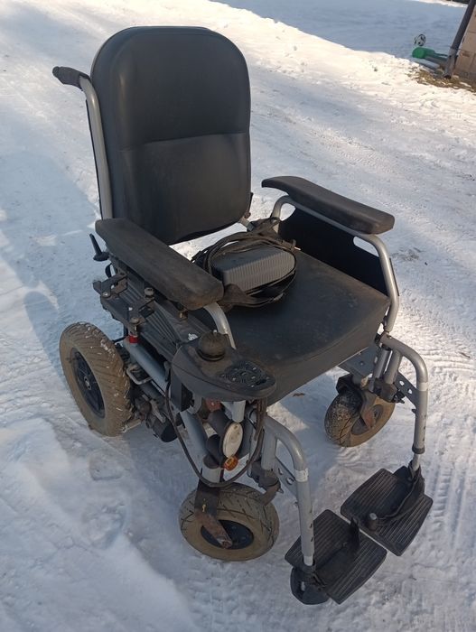 Wózek inwalidzki elektryczny squad.