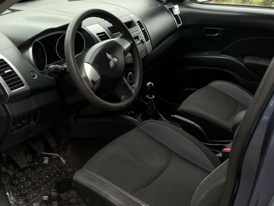 Mitsubishi Outlander XL 2.2 дизель 4x4 продам или обмен
