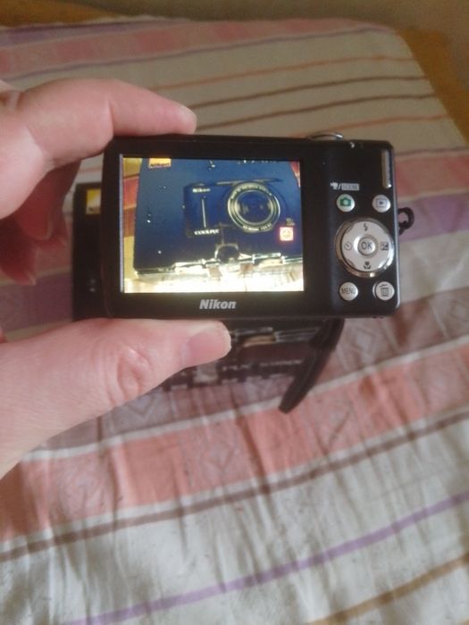 Nikon Coolpix (S220 и S 570)