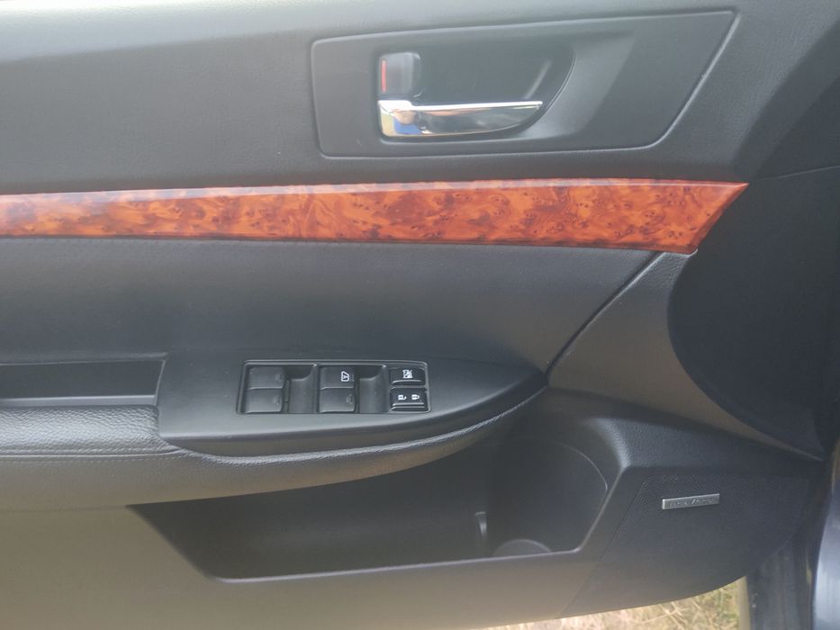 Subaru 2012 2.5 л