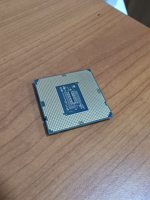 Процесор Intel Core i3 10100f з боксовим кулером