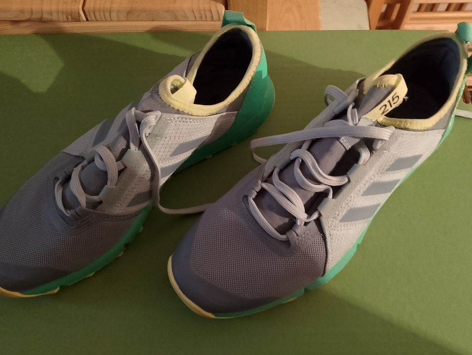 Buty damskie do biegania