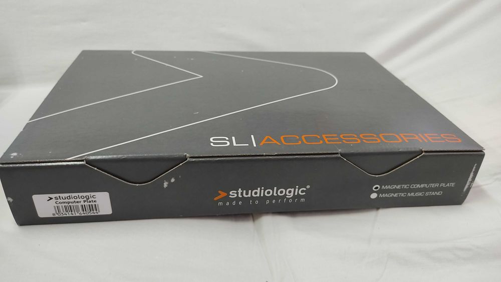 Teclado Studiologic SL88 Studio c/ Music Stand e Computer Plate