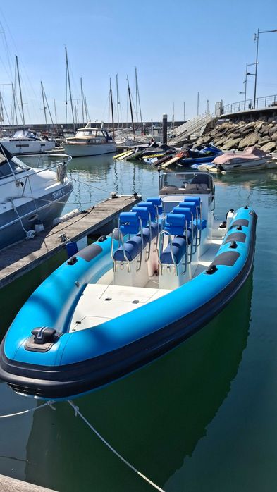 Smi rigido hydrosport modelo 7.37 lotação 12+2 está como novo estofos novos motor suzuki 225CV NOVO com apenas 40 horas com garantia 3 anos