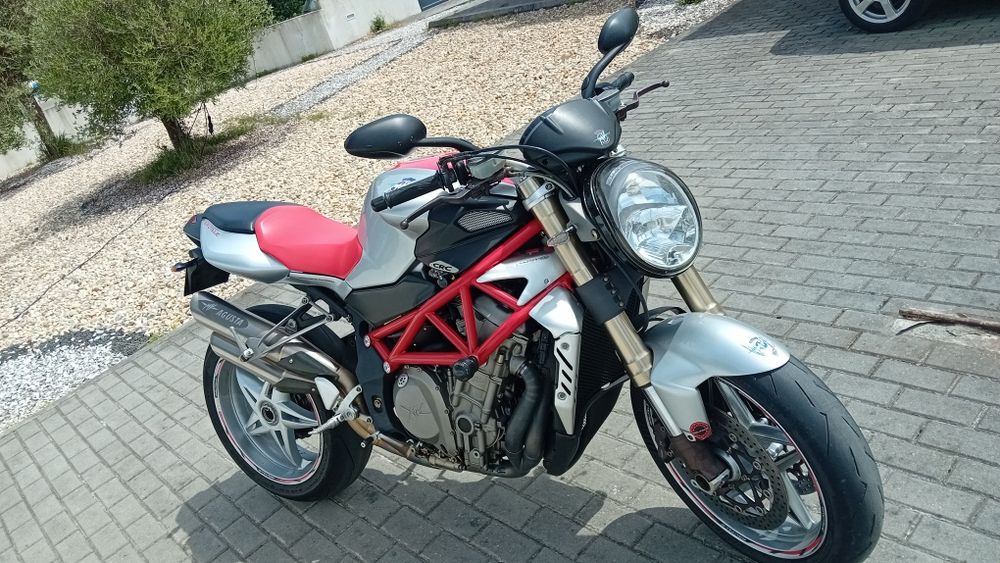 MV Agusta Brutale 910