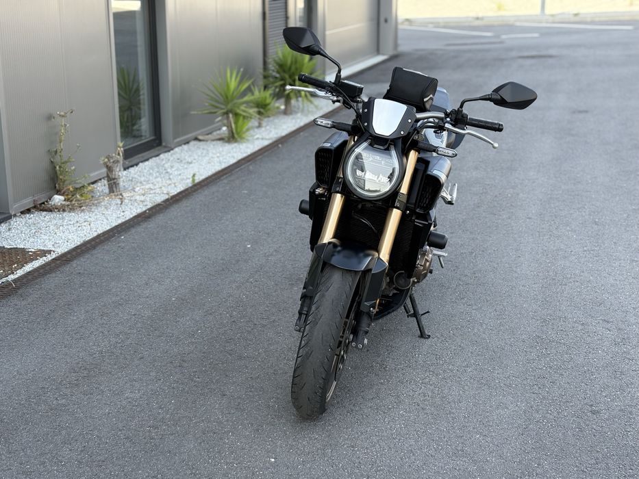 Honda CB 650 RA - E Clutch  ( Extras )  Akrapovic