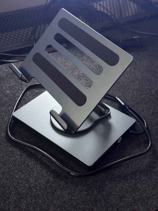 Usb-c Hub 9w1 z podstawką