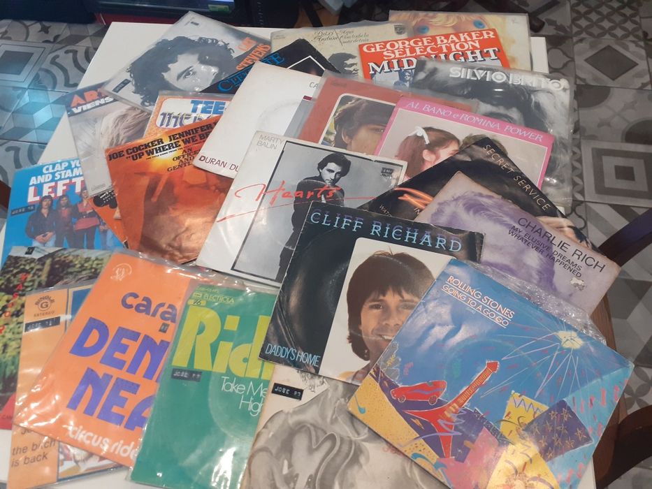 25 Singles música variada